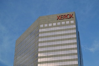 Возможности применения Xerox Iridesse Production Press расширились благодаря запуску белого тонера и опции печати на длинном формате