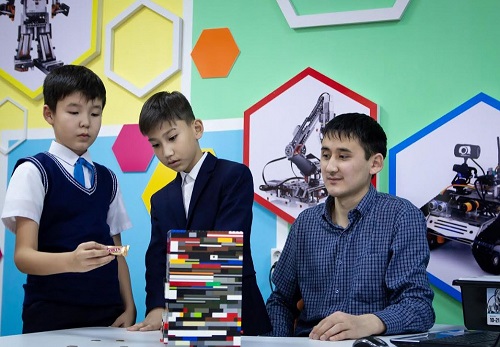 Образовательные решения LEGO EDUCATION помогают школьникам создавать новые бизнес-проекты