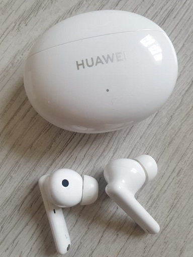 FreeBuds 4i – TWS наушники Huawei с высоким уровнем автономности