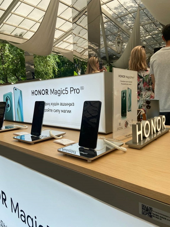 HONOR Magic5 Pro стал доступен в Казахстане