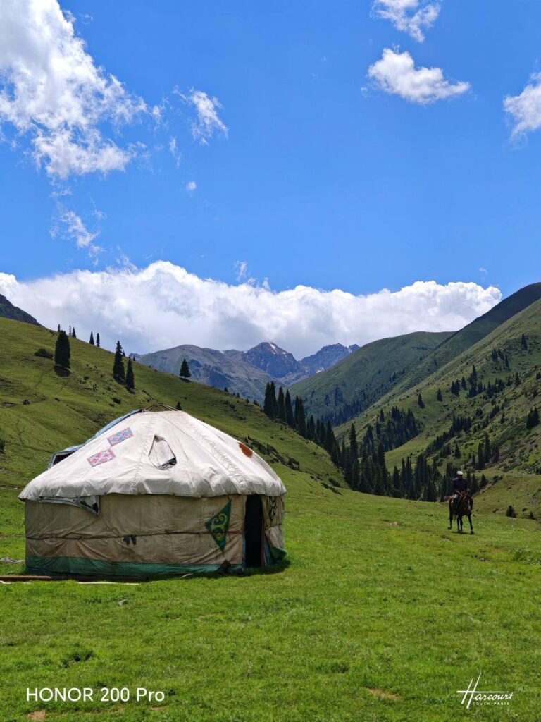 Выставка фотографий от National Geographic открылась в Астане