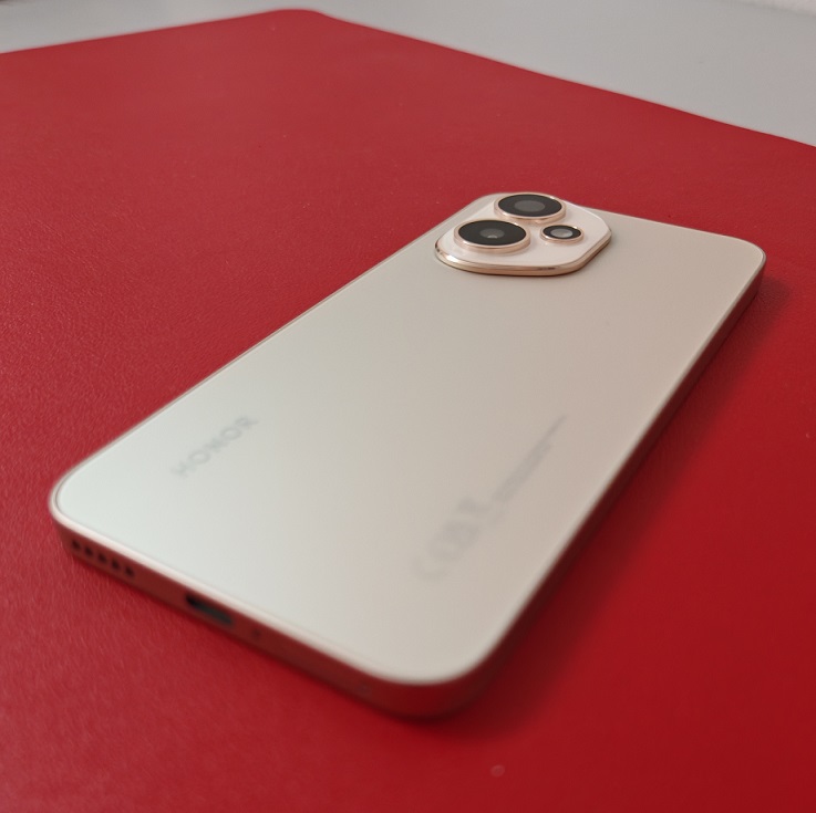 Обзор HONOR 400: встроенный AI-сервис превращающий фото в видео
