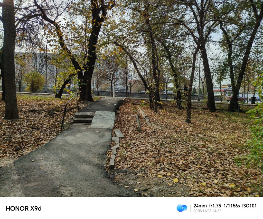 HONOR X9d – колит лед, принимает ванны и не боится падений