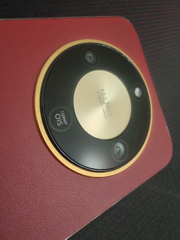 HONOR X9d – колит лед, принимает ванны и не боится падений