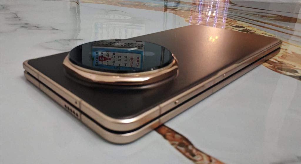 Magic V5 – тонкая, легкая и яркая «раскладушка» от HONOR