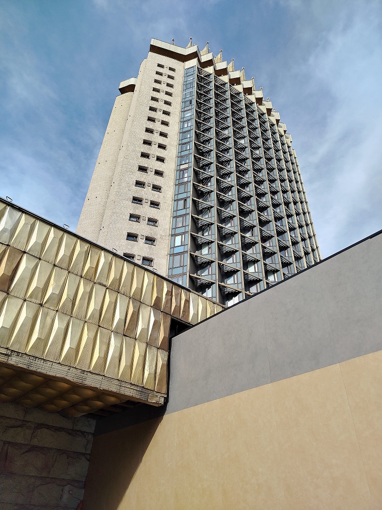 HONOR X8d – обзор "бюджетника" с впечатляющими возможностями