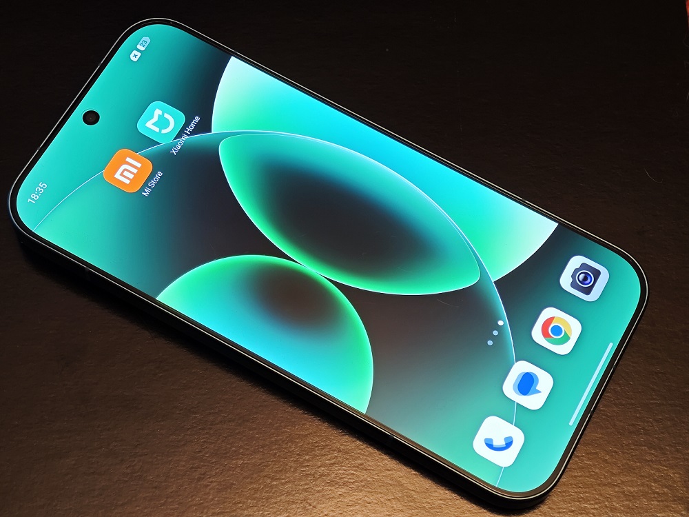 Xiaomi 17: компактный флагман, который все делает правильно