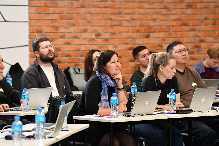 FutureBuilders AI Era: в Алматы прошёл международный корпоративный AI-хакатон