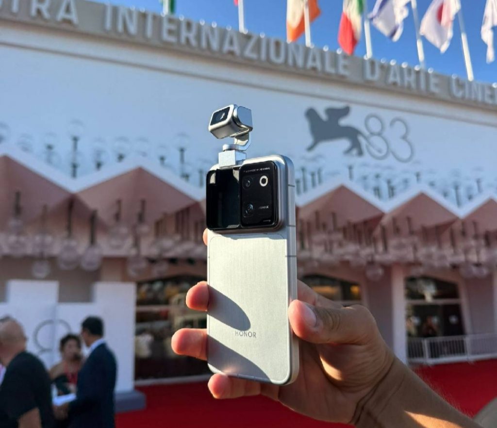 HONOR Robot Phone и HONOR Magic9 Pro Max - кинематографические смартфоны были представлены на Венецианском кинофестивале